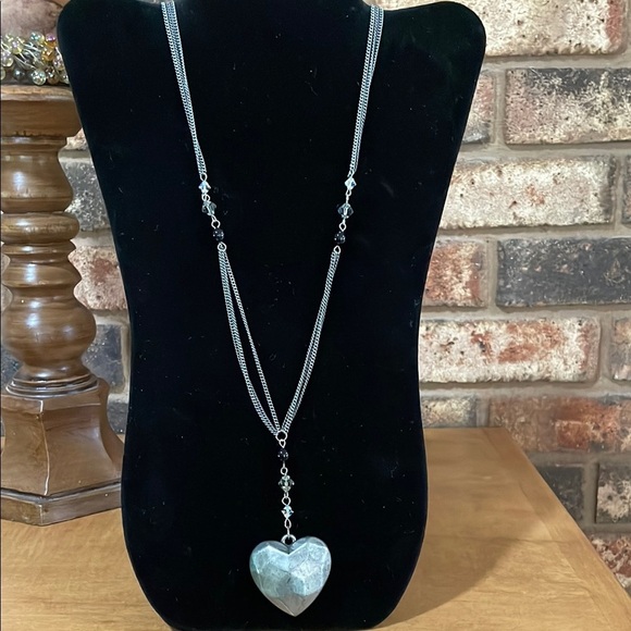 Vintage Jewelry - Y2K Triple strand AB beaded necklace with 3D Heart Pendant
